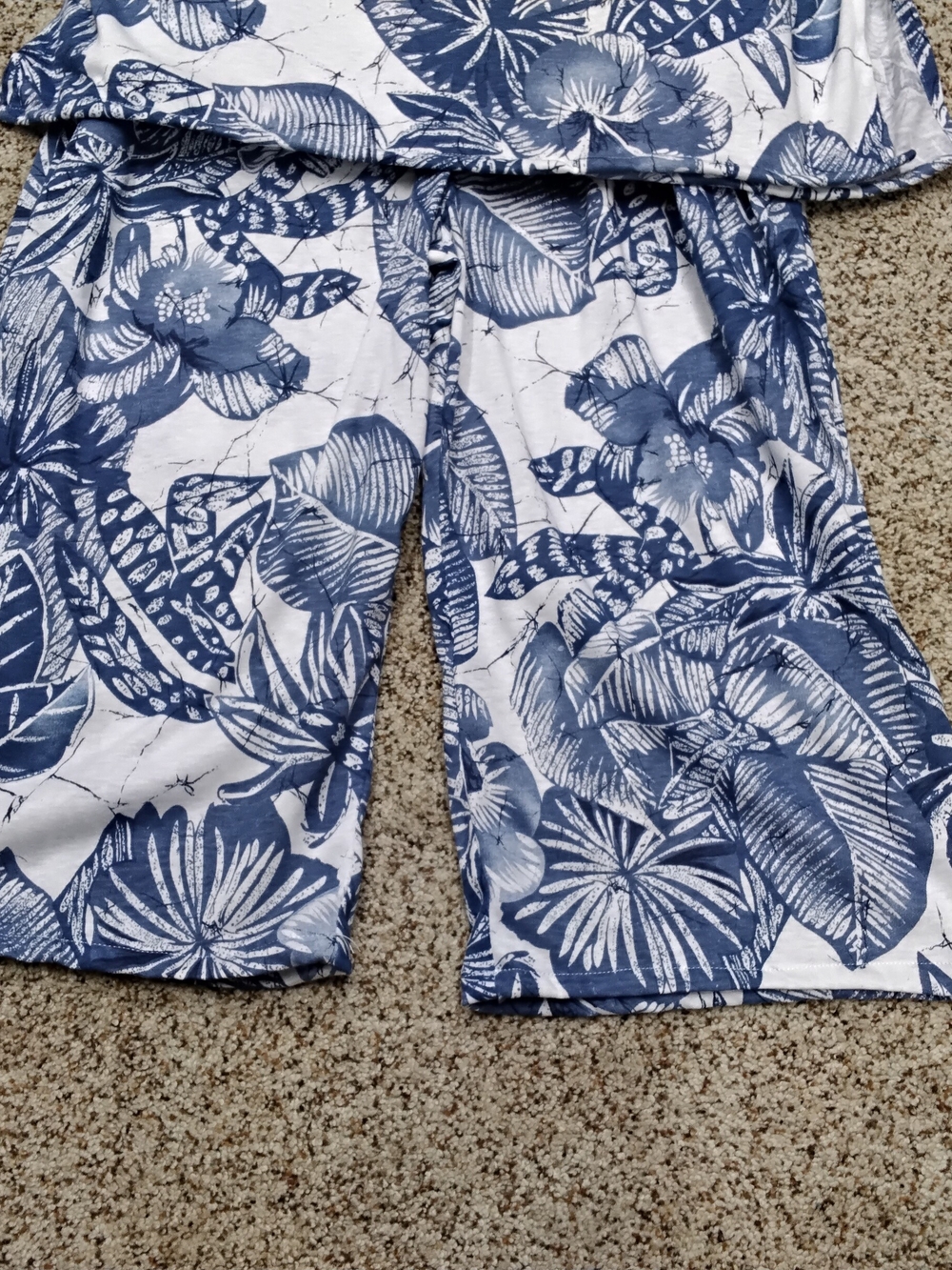 3997 Size XL Two Piece Wide Leg Capri Pant Set. - Picture 2 of 6